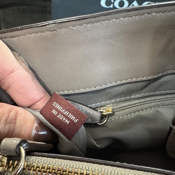 Coach Swagger Carryall Pebble Leather Large Shoulder Bag Style 36488 - Picture 13 of 13